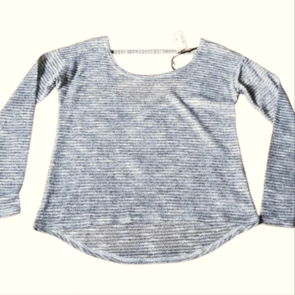 Aeropostale  Women's Style 3030 Long Sleeve Silver Striped Top, M